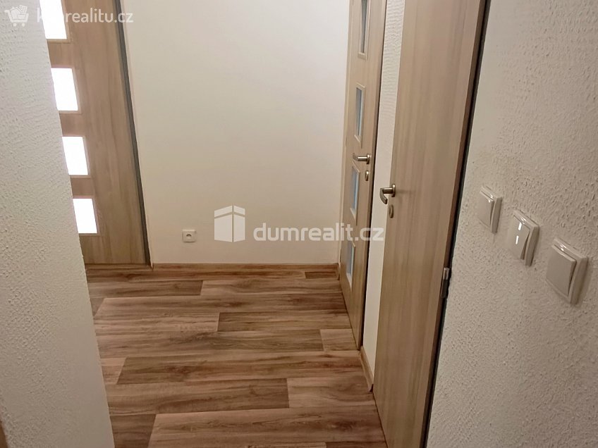 Pronájem bytu 2+1 65 m^2 Slezská, Děčín 