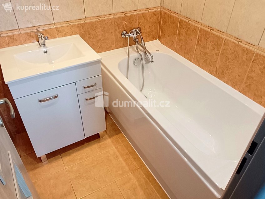 Pronájem bytu 2+1 65 m^2 Slezská, Děčín 