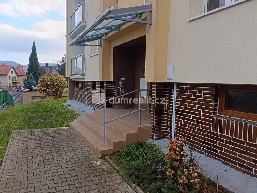 Pronájem bytu 2+1 65 m^2 Slezská, Děčín 