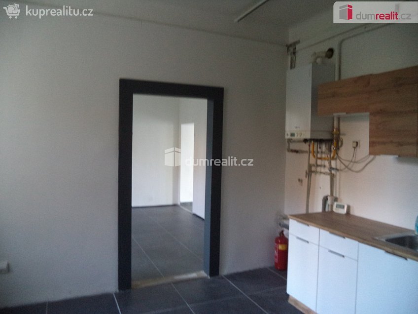 Pronájem  obchodních prostor 98 m^2 Ruská, Ostrava 