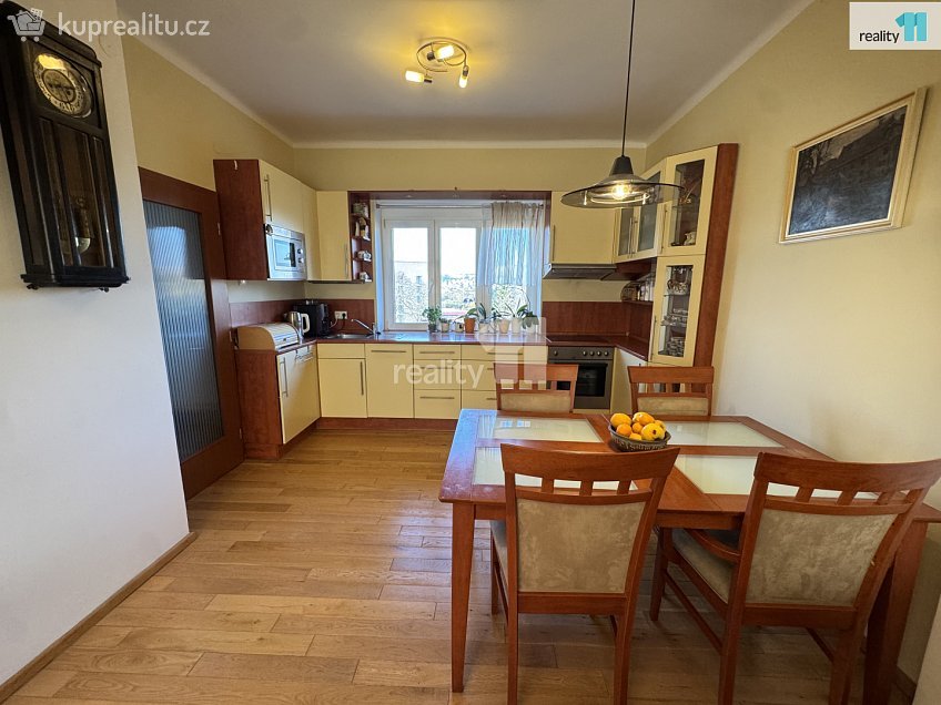 Prodej  rodinného domu 140 m^2 Odlehlá, Praha 9 