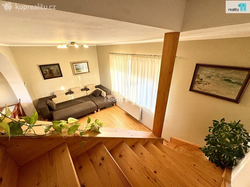 Prodej  rodinného domu 140 m^2 Odlehlá, Praha 9 