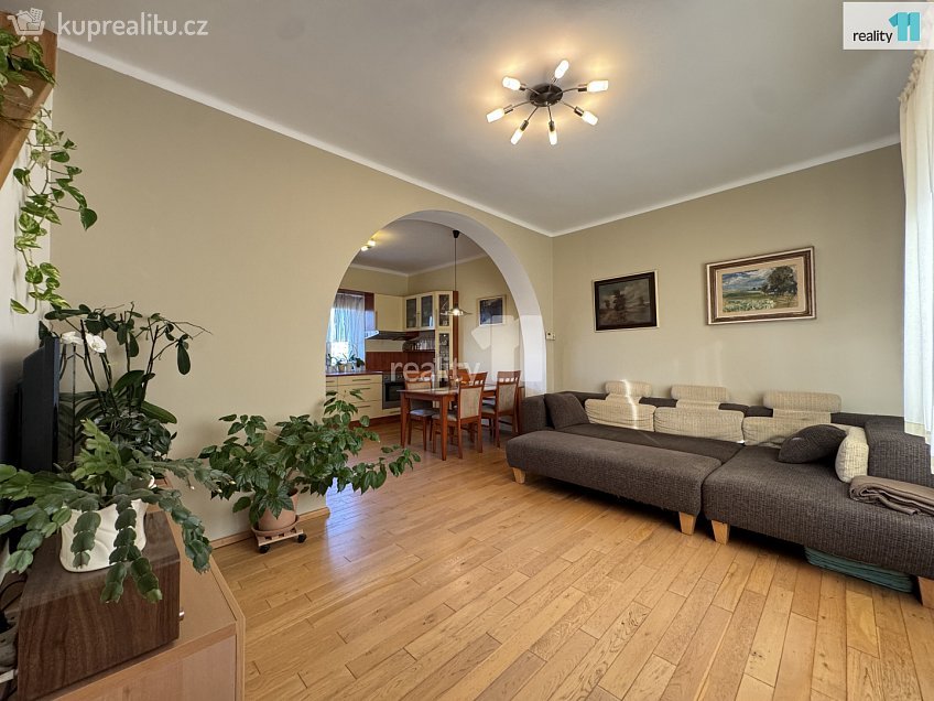 Prodej  rodinného domu 140 m^2 Odlehlá, Praha 9 