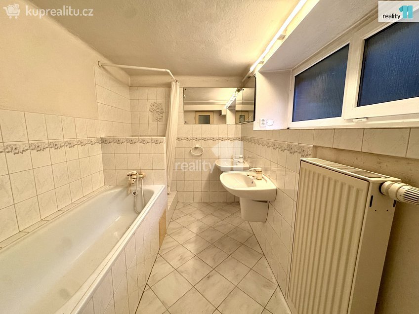 Prodej  rodinného domu 140 m^2 Odlehlá, Praha 9 