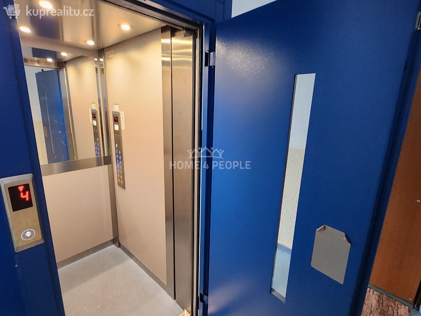 Pronájem bytu 2+1 54 m^2 Osvoboditelů, Lovosice 