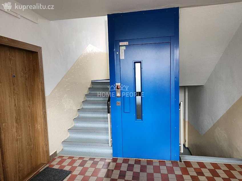 Pronájem bytu 2+1 54 m^2 Osvoboditelů, Lovosice 