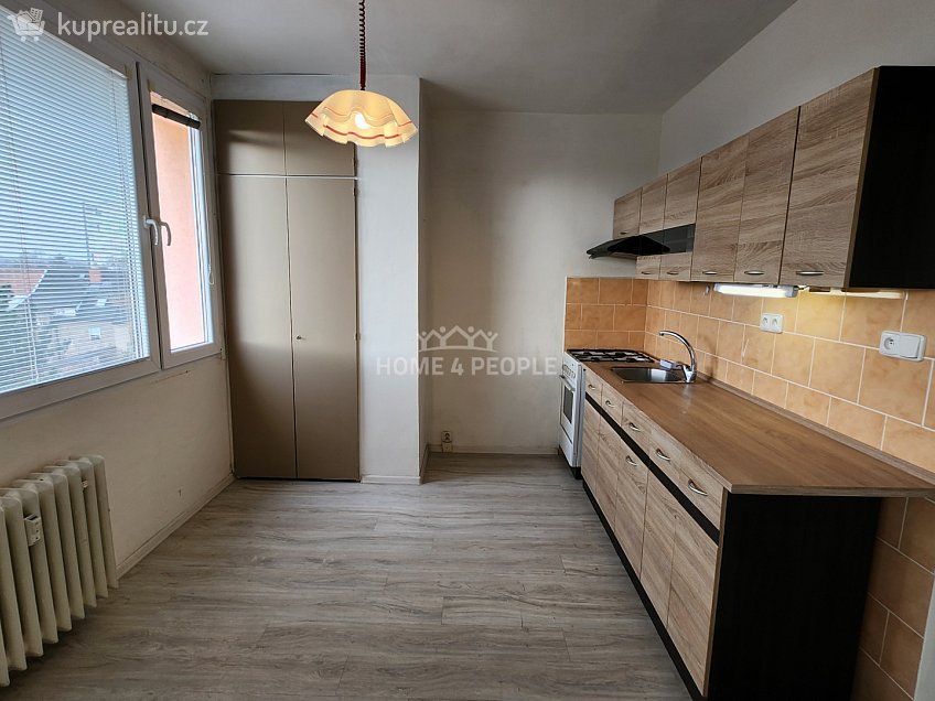 Pronájem bytu 2+1 54 m^2 Osvoboditelů, Lovosice 