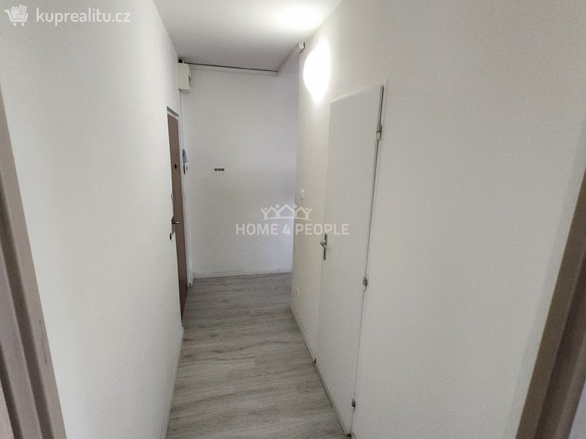 Pronájem bytu 2+1 54 m^2 Osvoboditelů, Lovosice 