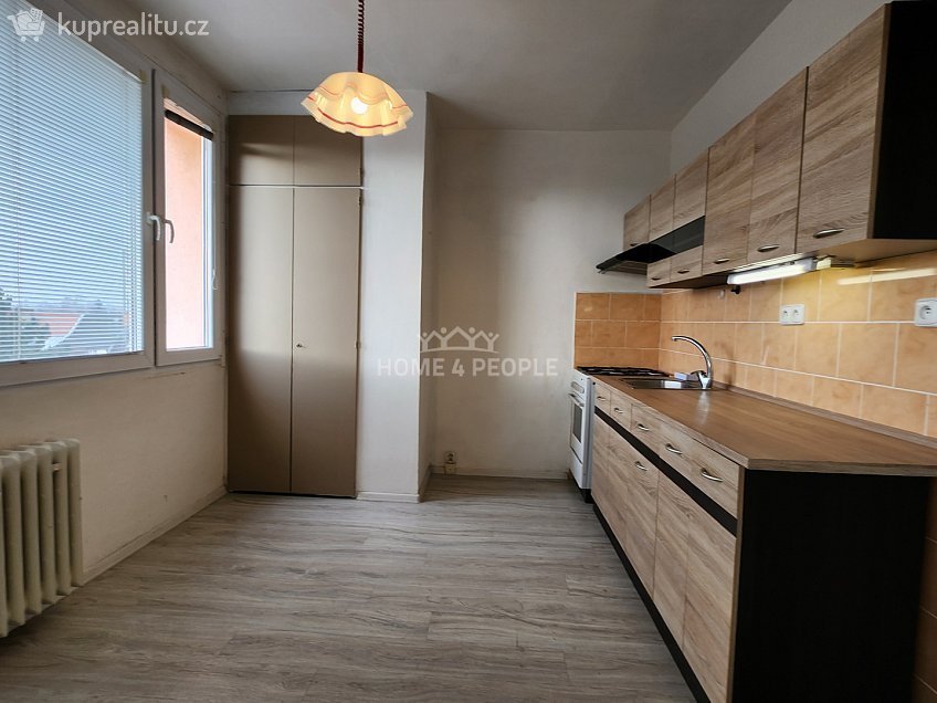 Pronájem bytu 2+1 54 m^2 Osvoboditelů, Lovosice 