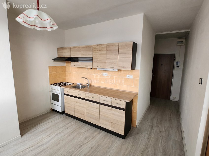 Pronájem bytu 2+1 54 m^2 Osvoboditelů, Lovosice 