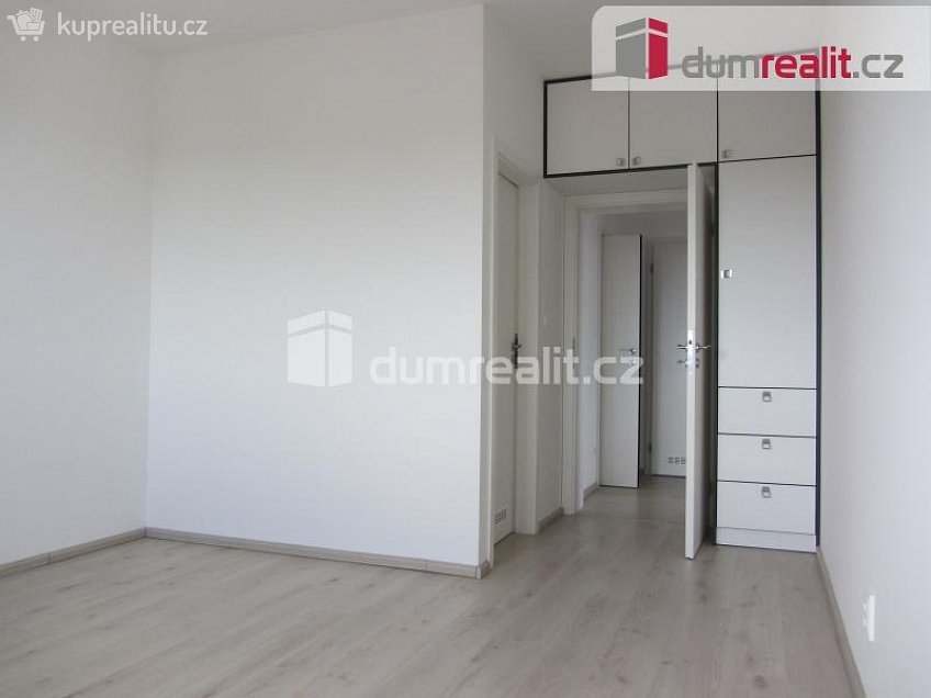 Pronájem bytu 4+kk 94 m^2 Jurkovičova, Praha 11 