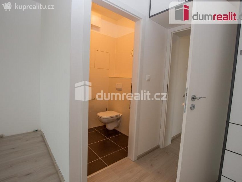 Pronájem bytu 4+kk 94 m^2 Jurkovičova, Praha 11 