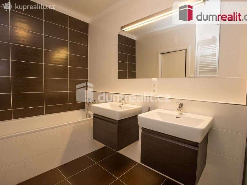 Pronájem bytu 4+kk 94 m^2 Jurkovičova, Praha 11 