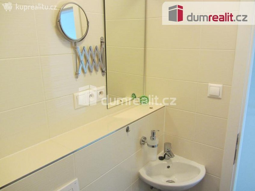 Pronájem bytu 4+kk 94 m^2 Jurkovičova, Praha 11 