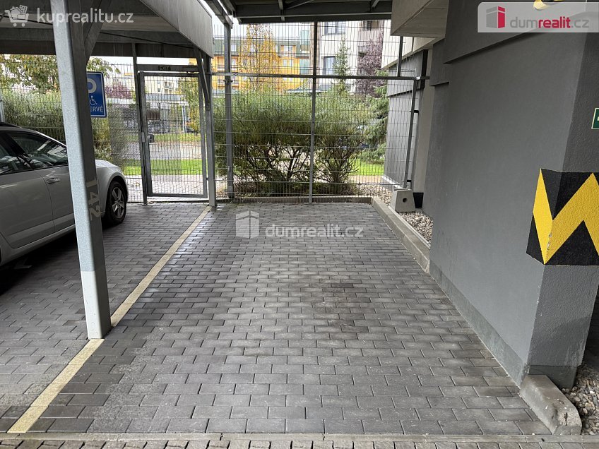 Pronájem bytu 2+kk 50 m^2 Hugo Haase, Praha 5 