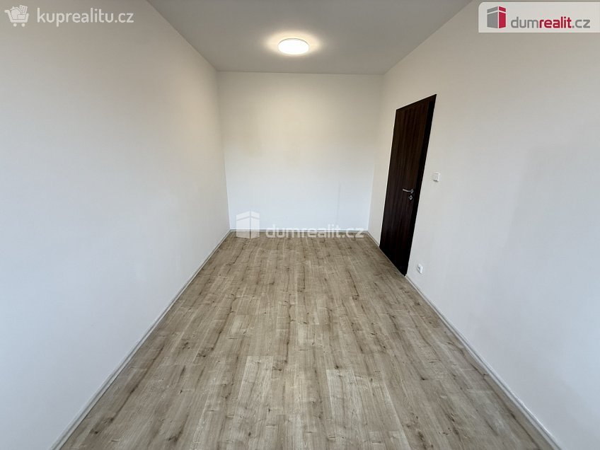 Pronájem bytu 2+kk 50 m^2 Hugo Haase, Praha 5 