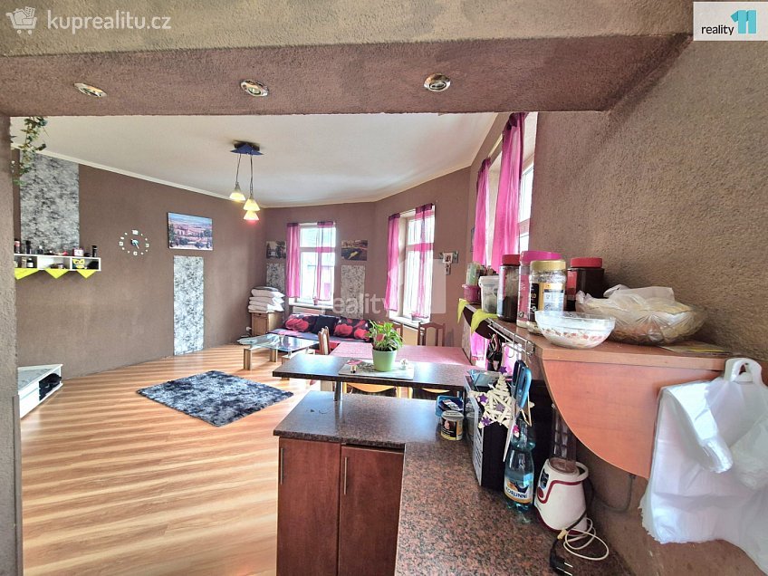 Prodej bytu 4+kk 88 m^2 Hlavní, Aš 