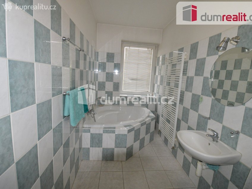 Pronájem bytu 2+kk 61 m^2 Osvoboditelů, Lovosice 