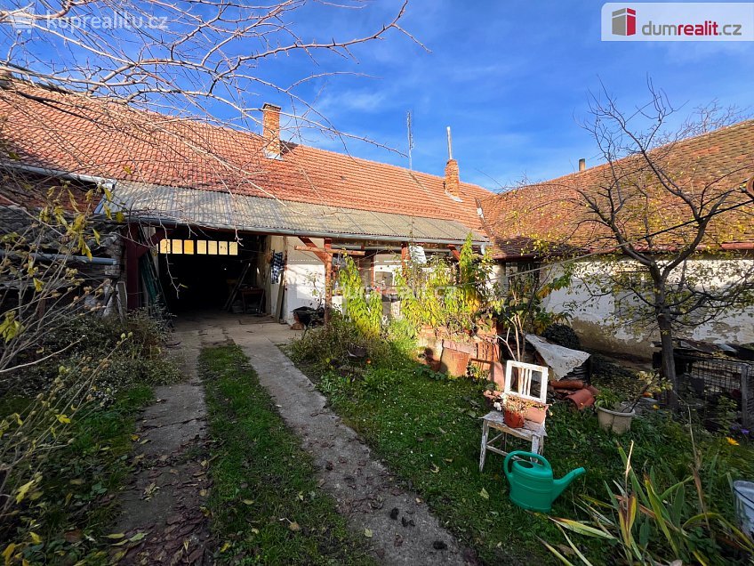 Prodej  rodinného domu 180 m^2 Vážany, Vážany 