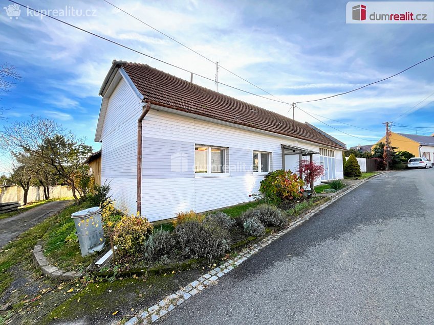 Prodej  rodinného domu 180 m^2 Vážany, Vážany 