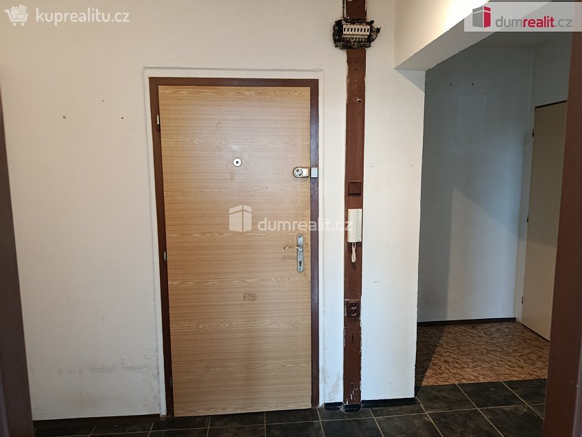 Pronájem bytu 3+1 70 m^2 Vodnická, Praha-Újezd 