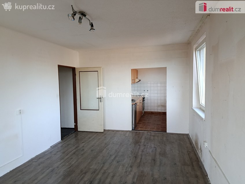 Pronájem bytu 3+1 70 m^2 Vodnická, Praha-Újezd 