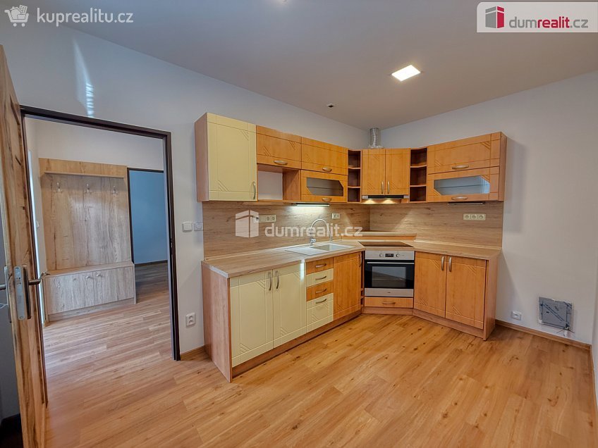 Pronájem bytu 2+1 52 m^2 Křešice, Křešice 
