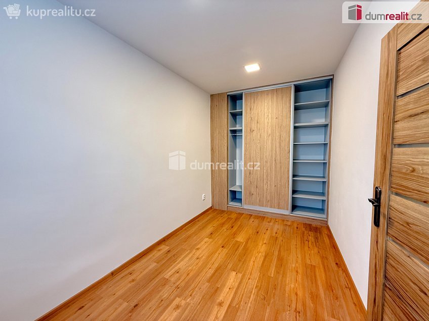 Pronájem bytu 2+1 52 m^2 Křešice, Křešice 