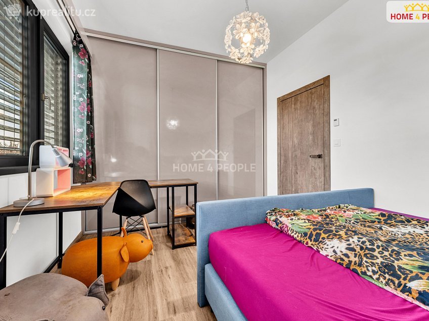 Prodej bytu 4+kk 125 m^2 Podzámecká, Praha-Koloděje 