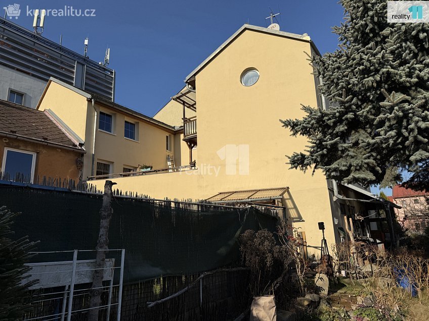 Prodej  rodinného domu 259 m^2 Srázná, Jihlava 