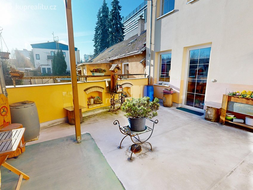 Prodej  rodinného domu 259 m^2 Srázná, Jihlava 