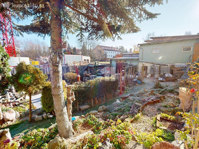 Prodej  rodinného domu 259 m^2 Srázná, Jihlava 