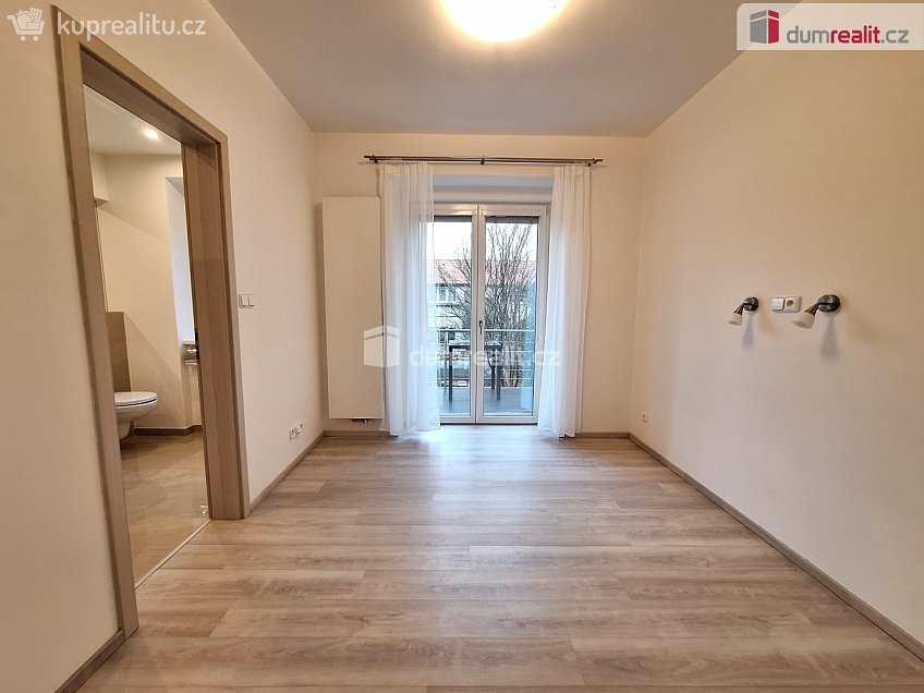 Pronájem bytu 2+kk 36 m^2 Severozápadní III, Praha 4 