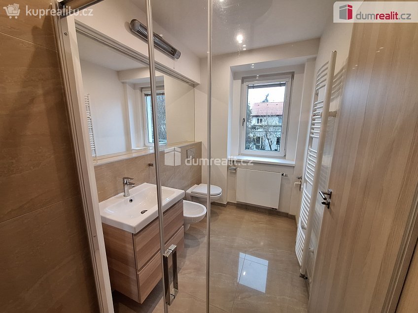 Pronájem bytu 2+kk 36 m^2 Severozápadní III, Praha 4 