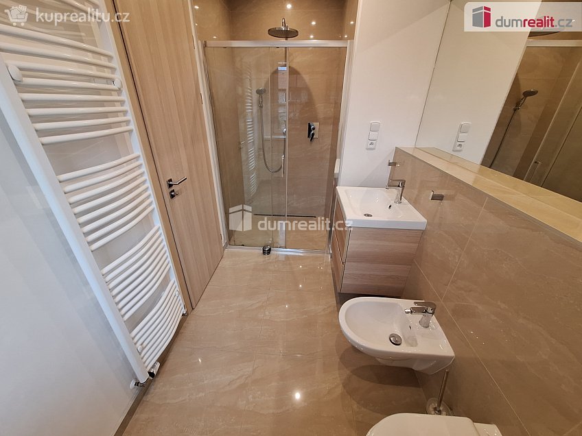 Pronájem bytu 2+kk 36 m^2 Severozápadní III, Praha 4 