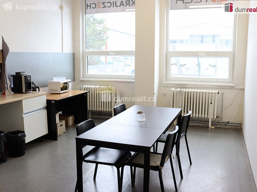 Pronájem  skladu 3276 m^2 Libušina, Olomouc 