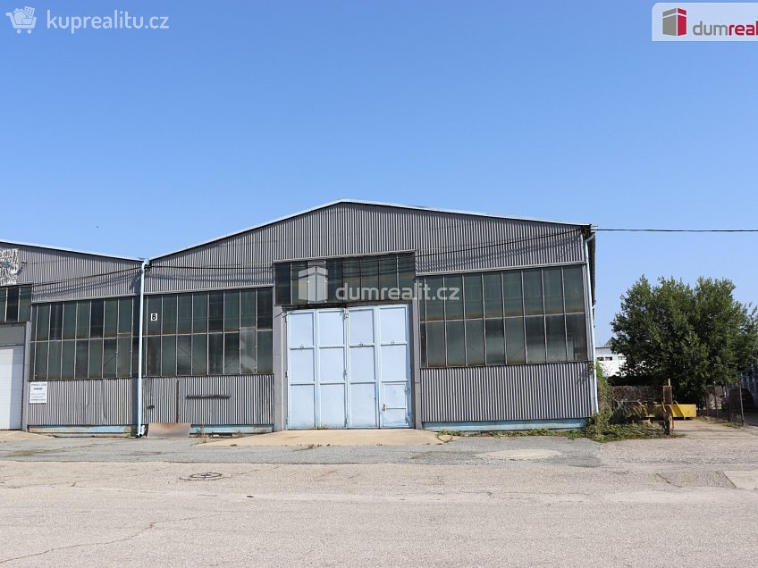 Pronájem  skladu 3276 m^2 Libušina, Olomouc 