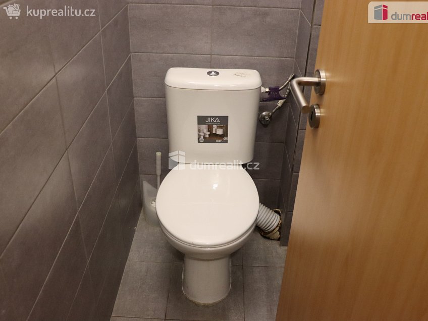 Pronájem  skladu 3276 m^2 Libušina, Olomouc 