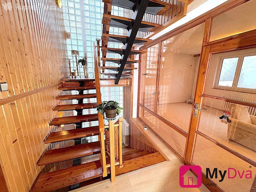 Pronájem  rodinného domu 280 m^2 Znojemská, Nový Šaldorf-Sedlešovice 