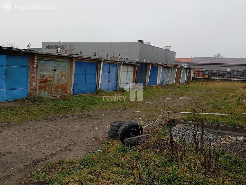 Prodej  garáže 19 m^2 Průmyslová, Hodonín 