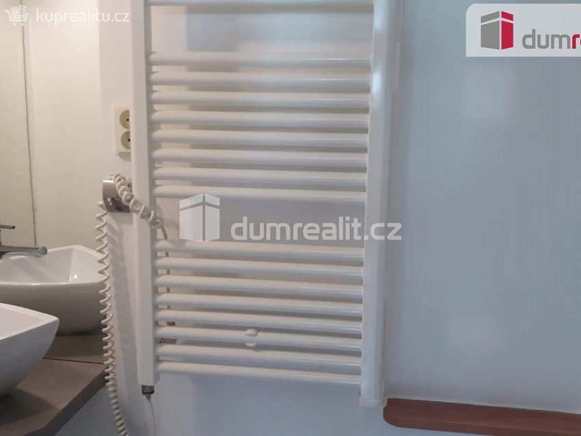 Pronájem bytu 2+kk 63 m^2 Bernolákova, Praha 4 