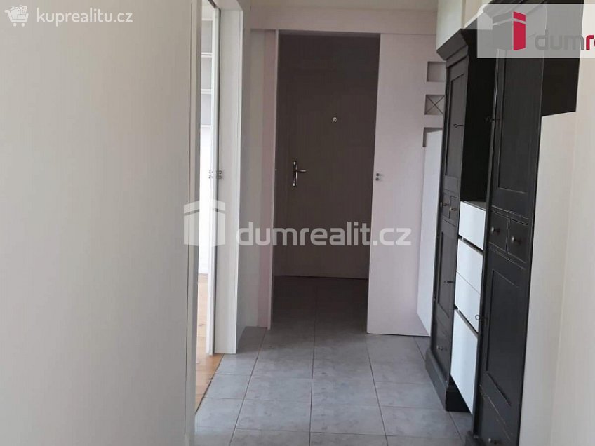 Pronájem bytu 2+kk 63 m^2 Bernolákova, Praha 4 