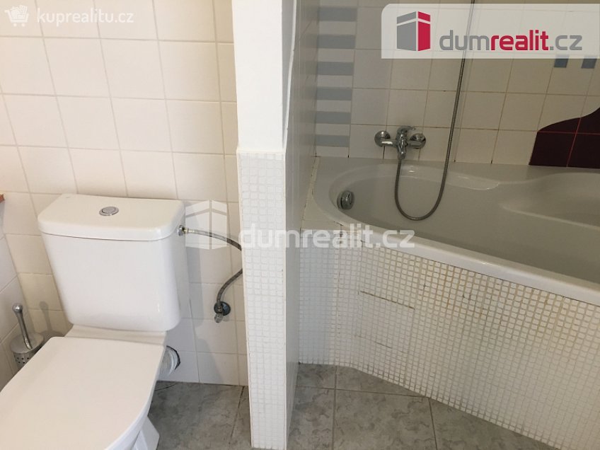 Pronájem bytu 2+kk 63 m^2 Bernolákova, Praha 4 