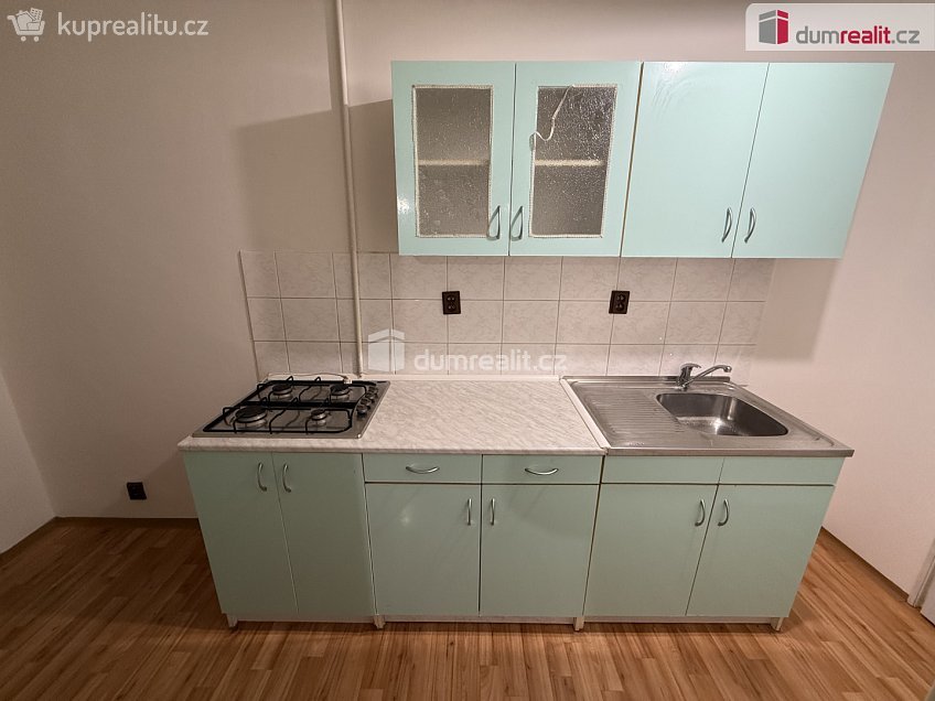 Pronájem bytu 1+1 36 m^2 Nuselská, Praha 4 