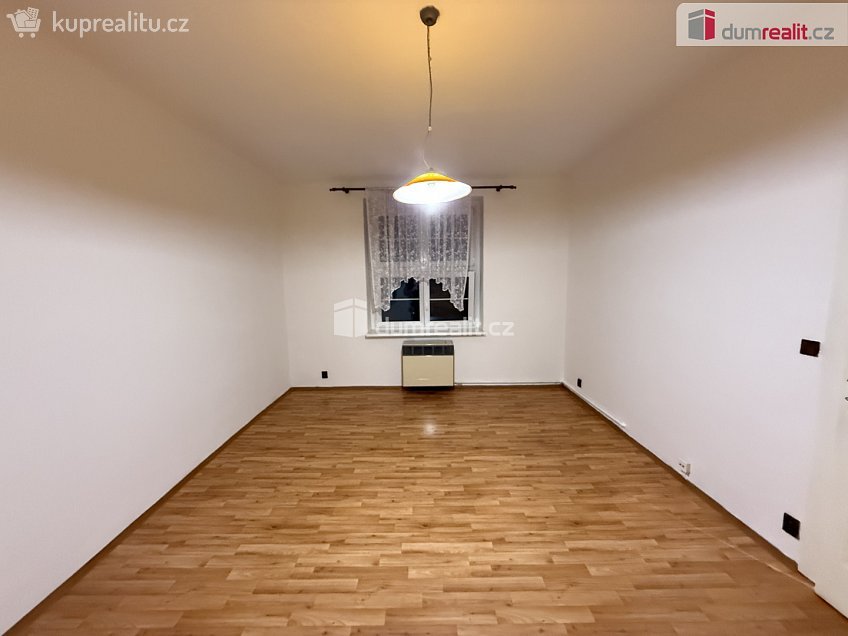 Pronájem bytu 1+1 36 m^2 Nuselská, Praha 4 