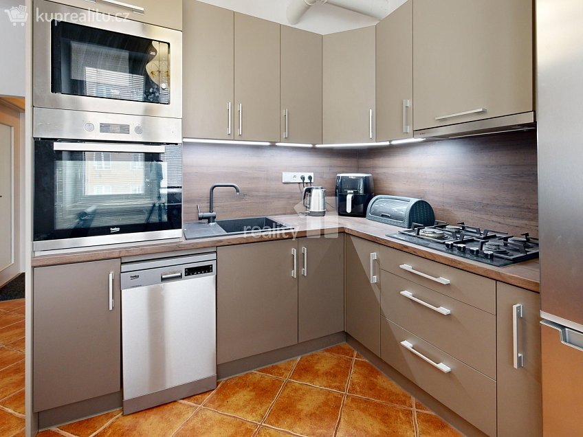 Prodej bytu 3+1 64 m^2 Pražská, Havlíčkův Brod 