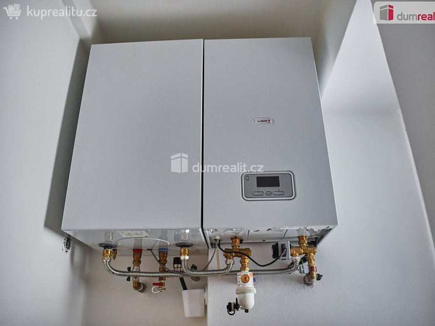 Prodej bytu 2+1 42 m^2 Nad Dvorem, Karlovy Vary 