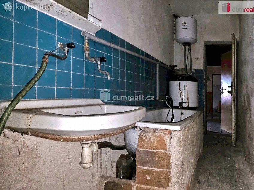 Prodej  rodinného domu 60 m^2 Divišov, Divišov 