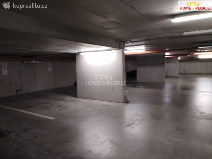 Pronájem  garáže 14 m^2 Mladých Běchovic, Praha-Běchovice 