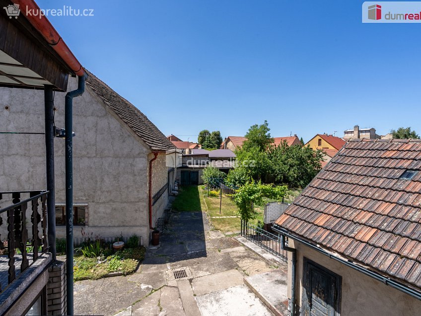 Prodej  rodinného domu 180 m^2 Bechlín, Bechlín 